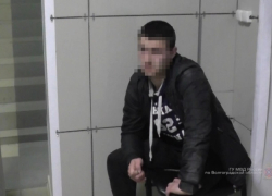 Угонщик-неудачник пытался скрыться от полицейских Михайловки на заглохшем ВАЗ-2106
