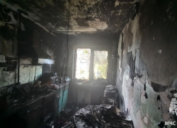 Двоих спасли и 10 человек эвакуировали во время пожара на севере Волгограда 