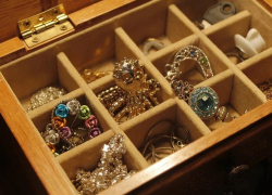 В Волгограде зять гасил свои долги «ювелиркой» тещи