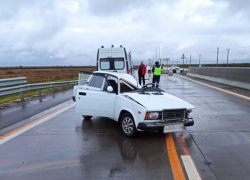 Волгоградку "смяло" в ДТП на дороге с ремонтным участком