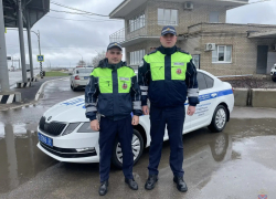 Полицейские помогли со стремительными родами на волгоградской трассе