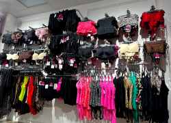 Большой выбор купальников со скидкой 50% и плавок по невероятно низким ценам!