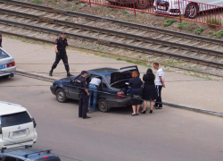 Вооруженный экипаж полиции задержал водителя Daewoo в Волгограде 