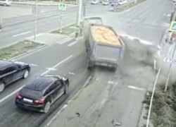 Водитель маршрутки №31К до сих пор в больнице после жуткой аварии в Волгограде