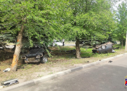В разорванной машине под Волгоградом погибли 15-летняя девочка и водитель