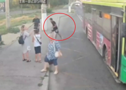 Перцовую атаку устроил разозленный подросток в автобусе в Волгограде