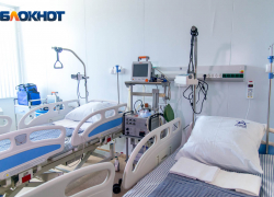 Медики рассказали о состоянии волгоградки, которой всадил нож в голову сосед