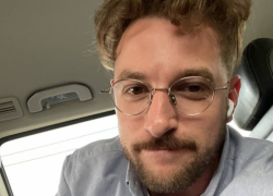 «Играть в пустыне в «кретики-нолики»: комик Бебуришвили раскритиковал участников реалити-шоу 