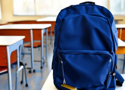 Пятиклассник из Иловли принес нож в школу, где выпускнице пытались перерезать горло