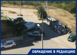 «Стало хуже, чем было»: жители ЖК «Комарово» в Волгограде жалуются на мусорные завалы после смены регоператора