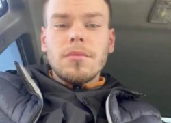 22-летнего зеленоглазого парня больше месяца ищут в Волгограде