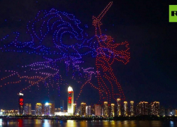 Тысяча дронов нарисовали «Родину-мать» в небе над Китаем