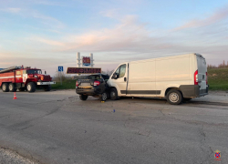 "Lada" только на металл: кадры смертельной аварии в Волгоградской области