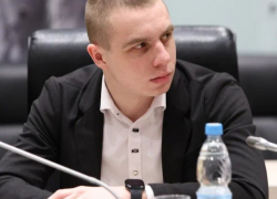 Руководитель «Молодого десанта» Павел Котляров поздравляет с новым 2026 годом 