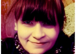 Под Волгоградом пропала без вести молодая женщина с темно-красными волосами