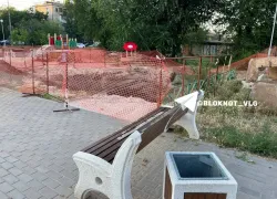 Детская площадка на обрыве раскопок напугала волгоградцев 