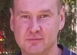 Высокий мужчина в зеленом костюме бесследно исчез под Волгоградом