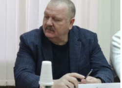 Подсудимый экс-замглавы Котово Борис Тареев заключил контракт с Минобороны