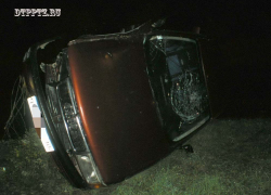 Водитель опрокинул Audi на трассе под Волгоградом: 1 погиб