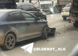 Гигантская пробка парализовала Первую продольную в Волгограде