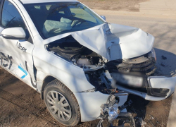 Таксист попал в «слепую зону»: фура протаранила такси в Волгограде