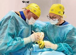 Волгоградские врачи провели ювелирную операцию по спасению кисти руки