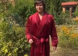 Прохор Шаляпин в барском халате показал свои роскошные  владения на 40 сотках
