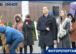 Выживший в ДТП волгоградский врач Алексей Соловьев присутствовал на похоронах родных