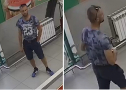 Объявлен розыск: волгоградец снял в банкомате 180 тысяч рублей с чужой карты