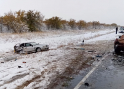 Водитель "японца" погиб на заснеженной трассе под Волгоградом 