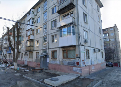 Восьмилетнюю девочку изнасиловали в подъезде в Волгограде