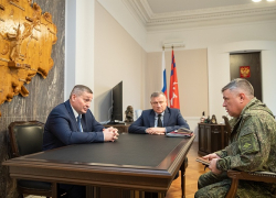 Дмитрий Медведев приехал на встречу к Андрею Бочарову