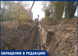 «Микрорайон сидит без воды, а в канаве вяло ковыряются двое рабочих»: волгоградцев взбесил медленный ремонт