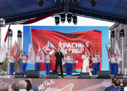 «Красный октябрь» отметил День металлурга музыкальным фестивалем и чествованием заводчан