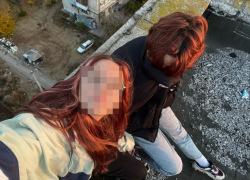 До сих пор в шоке: волгоградцы готовятся к похоронам упавшей с 9-этажки школьницы