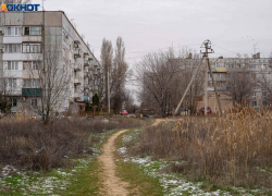 "Мы как в резервации": у развалин казарм живут без супермаркетов в волгоградском Военгородке