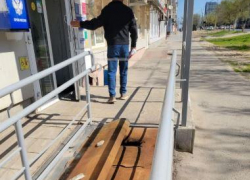 Упавшая на пандусе «Почты России» волгоградка отсудила более 300 тысяч 