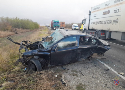 Три иномарки разбились в жуткой аварии под Волгоградом: есть погибшие и раненые