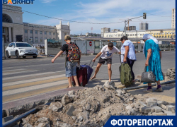 Вот так ждем туристов: полоса препятствий по раскаленному пеклу в Волгограде