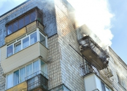 Девятиэтажка загорелась ночью в центре Волжского