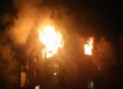 Пожар в пятиэтажке, где погибли двое мужчин, сняли на видео волгоградцы