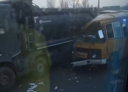 Трое пострадали в ДТП с автобусом на выезде из Волгограда