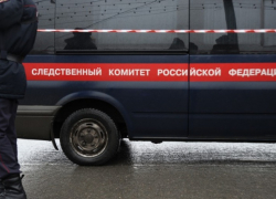 Житель Волжского заснул в гараже с включенным авто и погиб 