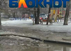 В зону половодья превращаются дворы в Волгограде