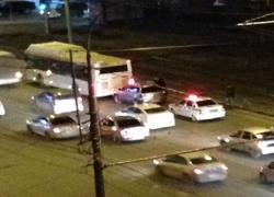 В центре Волгограда кроссовер подбил автобус «Питеравто»