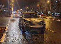 Под Волгоградом насмерть сбили женщину — видео  