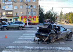 Школьница пострадала в ДТП на роковом перекрестке в Волгограде