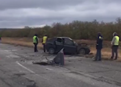 Мужчина погиб в сплющенном ВАЗе в Волгоградской области