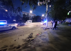 В нейрохирургии и реанимации спасают водителей из ДТП на Пражской в Волгограде