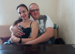 Ведущие из Екатеринбурга погибли в аварии под Волгоградом: у них осталось 7 детей